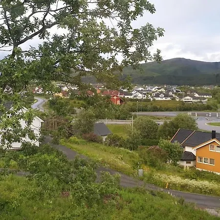 Sentrumsnaert Hjem Med Nydelig Utsikt Casa de Férias Leknes
