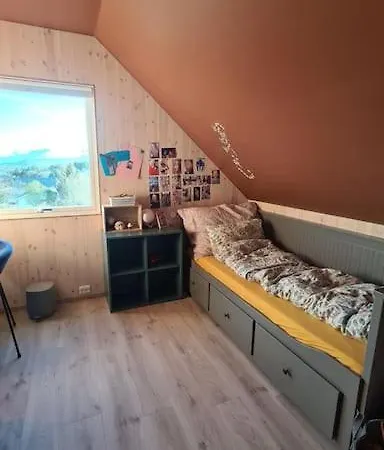 Feriehus Sentrumsnært Hjem Med Nydelig Utsikt Leknes