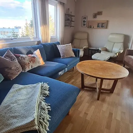 Sentrumsnaert Hjem Med Nydelig Utsikt Holiday home Leknes